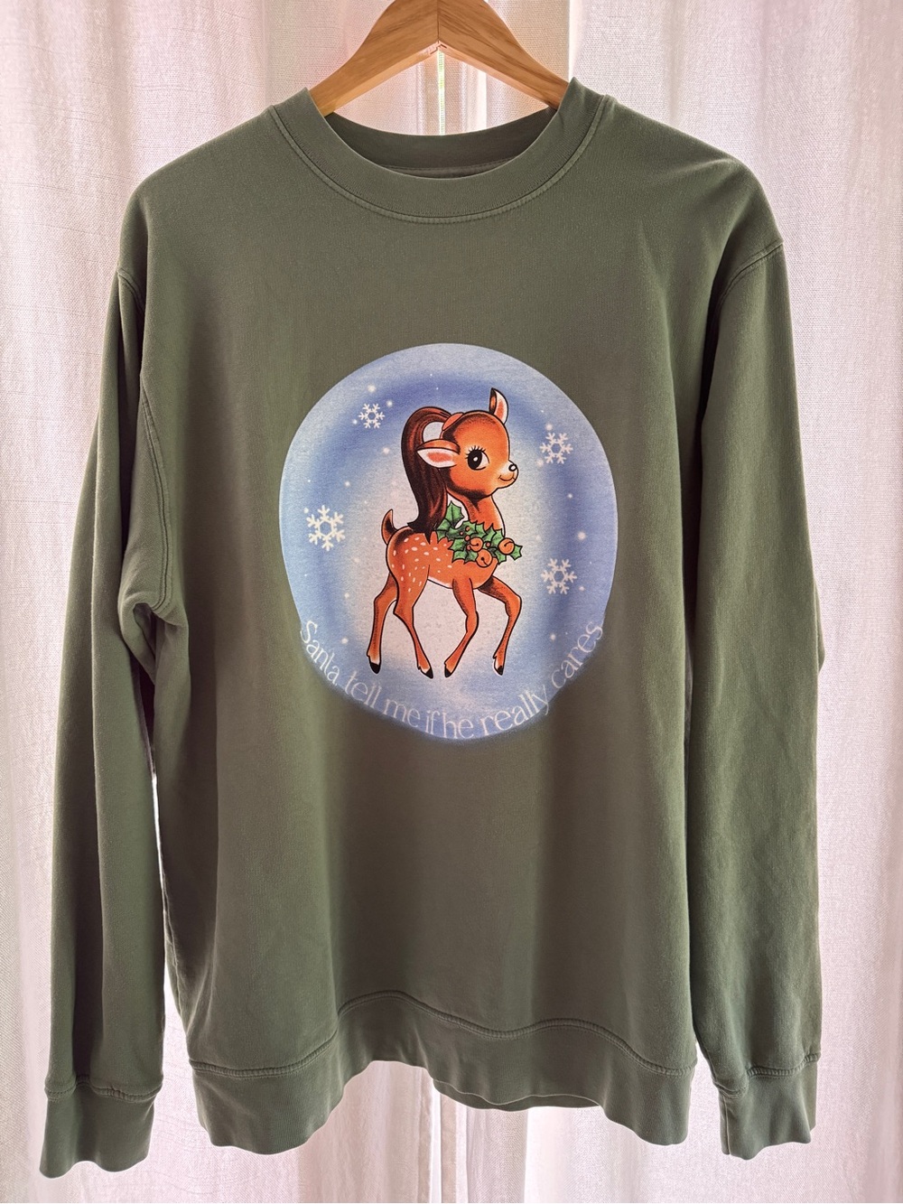 Ariana Grande Green Crewneck Sweater with Reindeer Graphic - XL